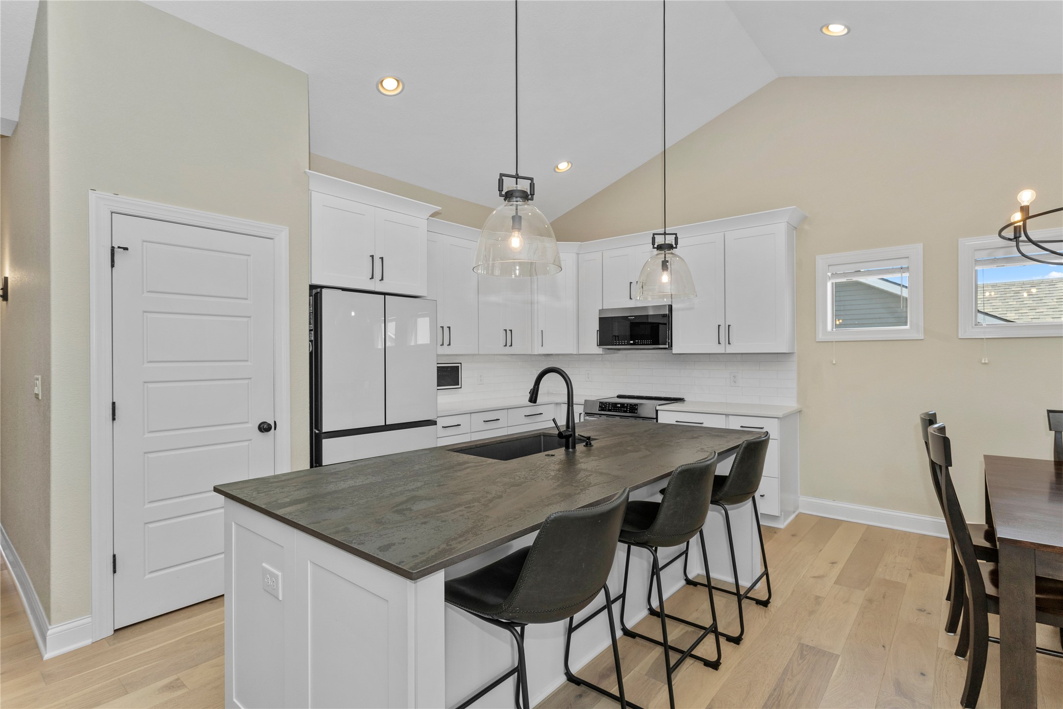 9285 Sugar Creek Circle, West Des Moines, Iowa image 6