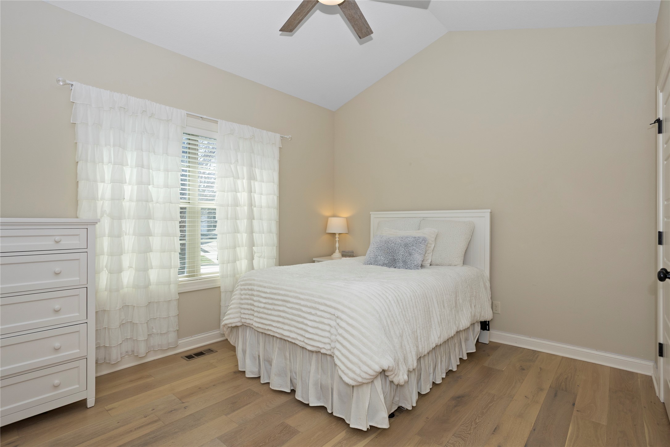 9285 Sugar Creek Circle, West Des Moines, Iowa image 11