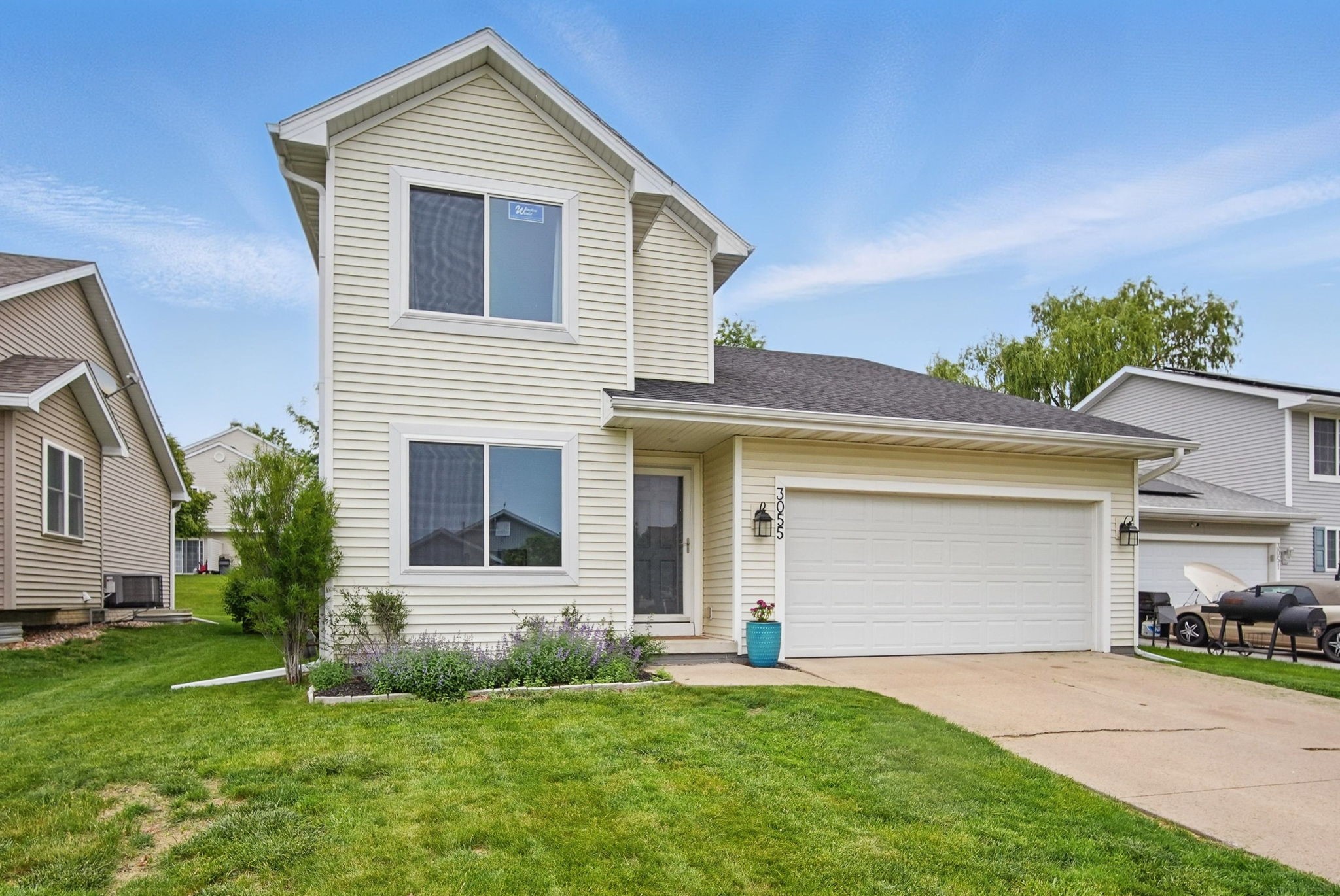 3055 E 52nd Street, Des Moines, Iowa image 2