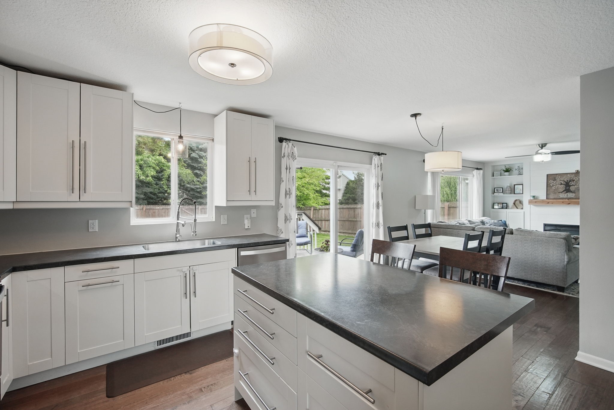 3055 E 52nd Street, Des Moines, Iowa image 9