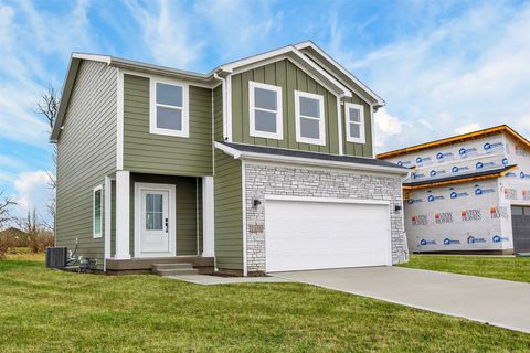 Homes For Sale - 1036 NW Macarthur Lane<br/> Waukee, IA 50263