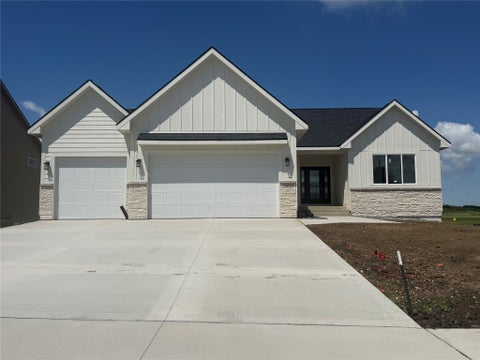 Homes For Sale - 3800 Fieldstone Drive<br/> Waukee, IA 50263