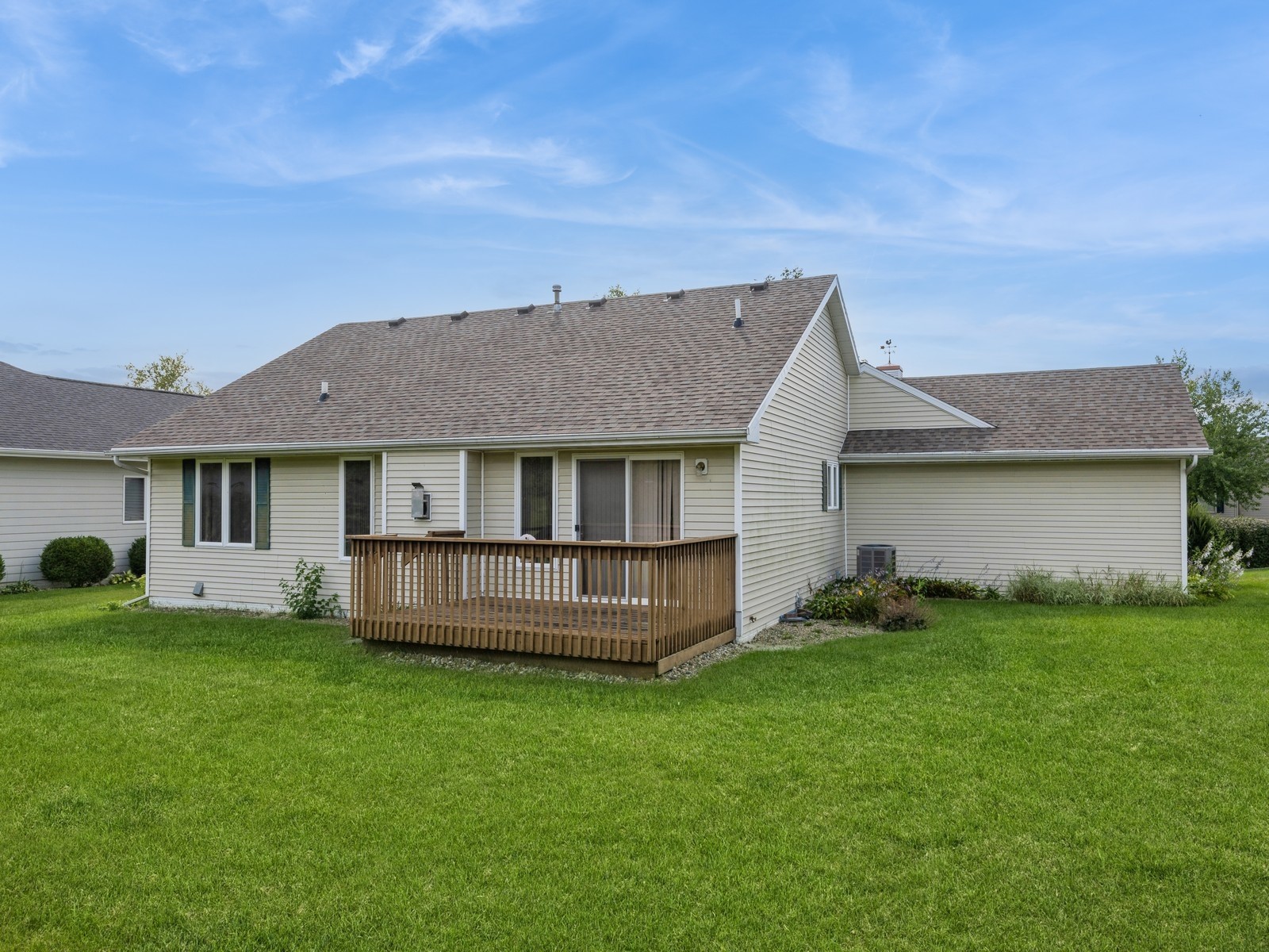 1010 W 15th Street, Newton, Iowa image 3