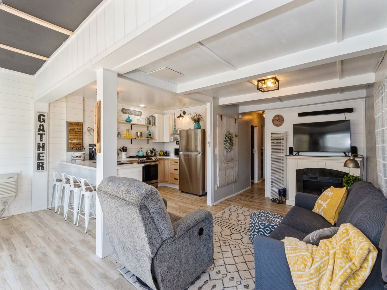 6213 NE Lakeshore Drive, Brooklyn, Iowa image 3