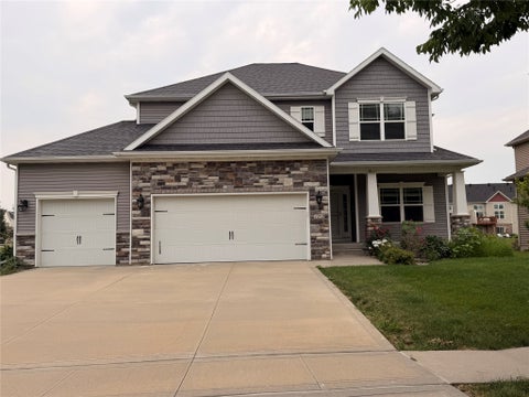 Homes For Sale - 172 Bridgewood Drive<br/> West Des Moines, IA 50266