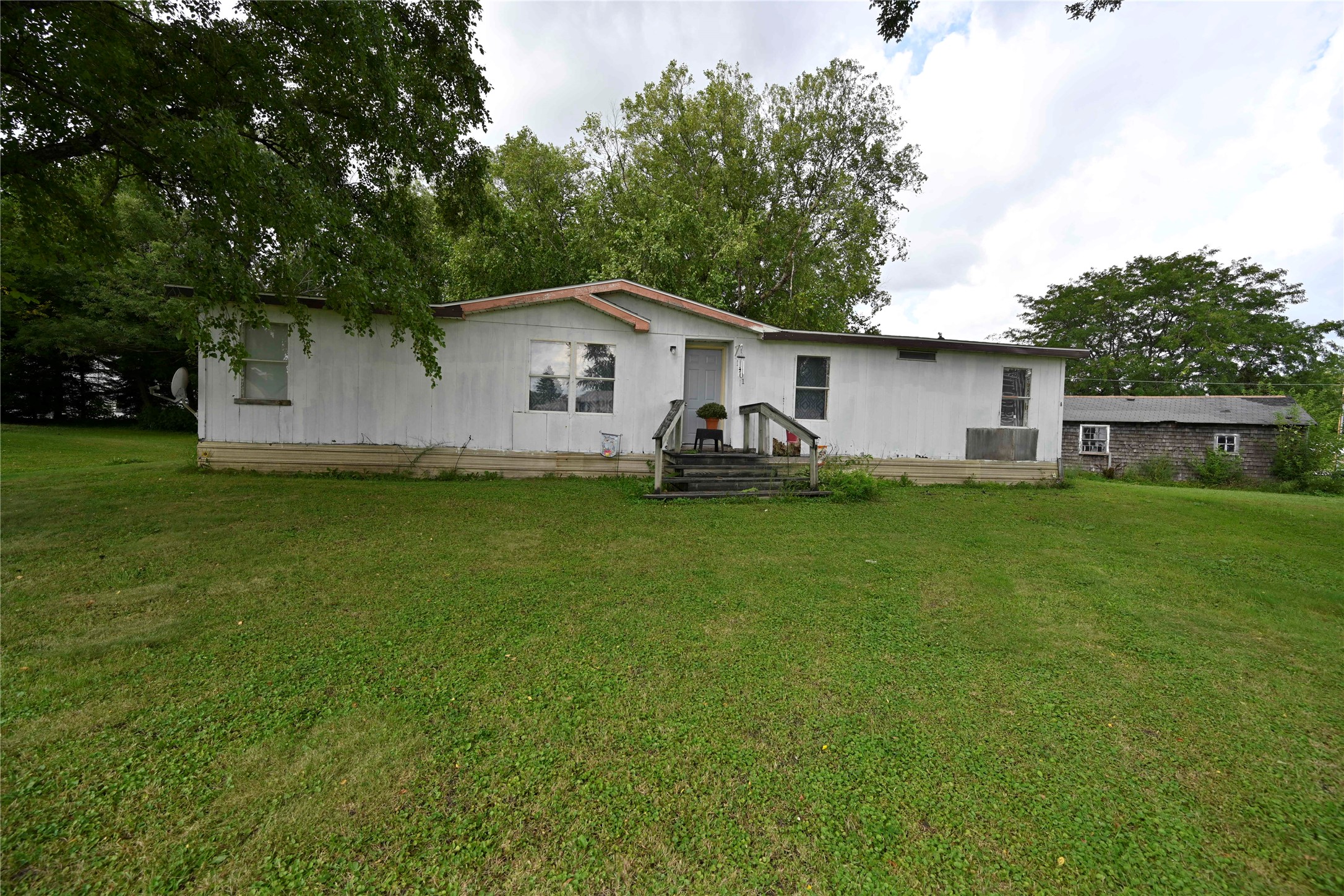 Photo 1 of 14 — 1001 2nd Street, Jewell, IA 50130