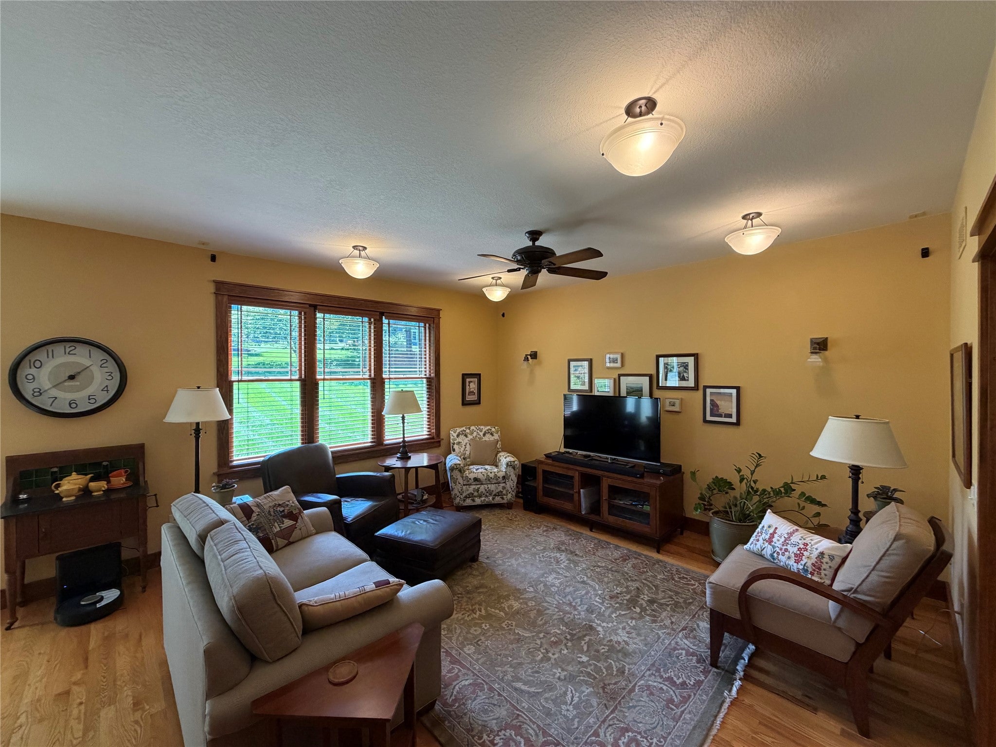 1207 Shadow Lane