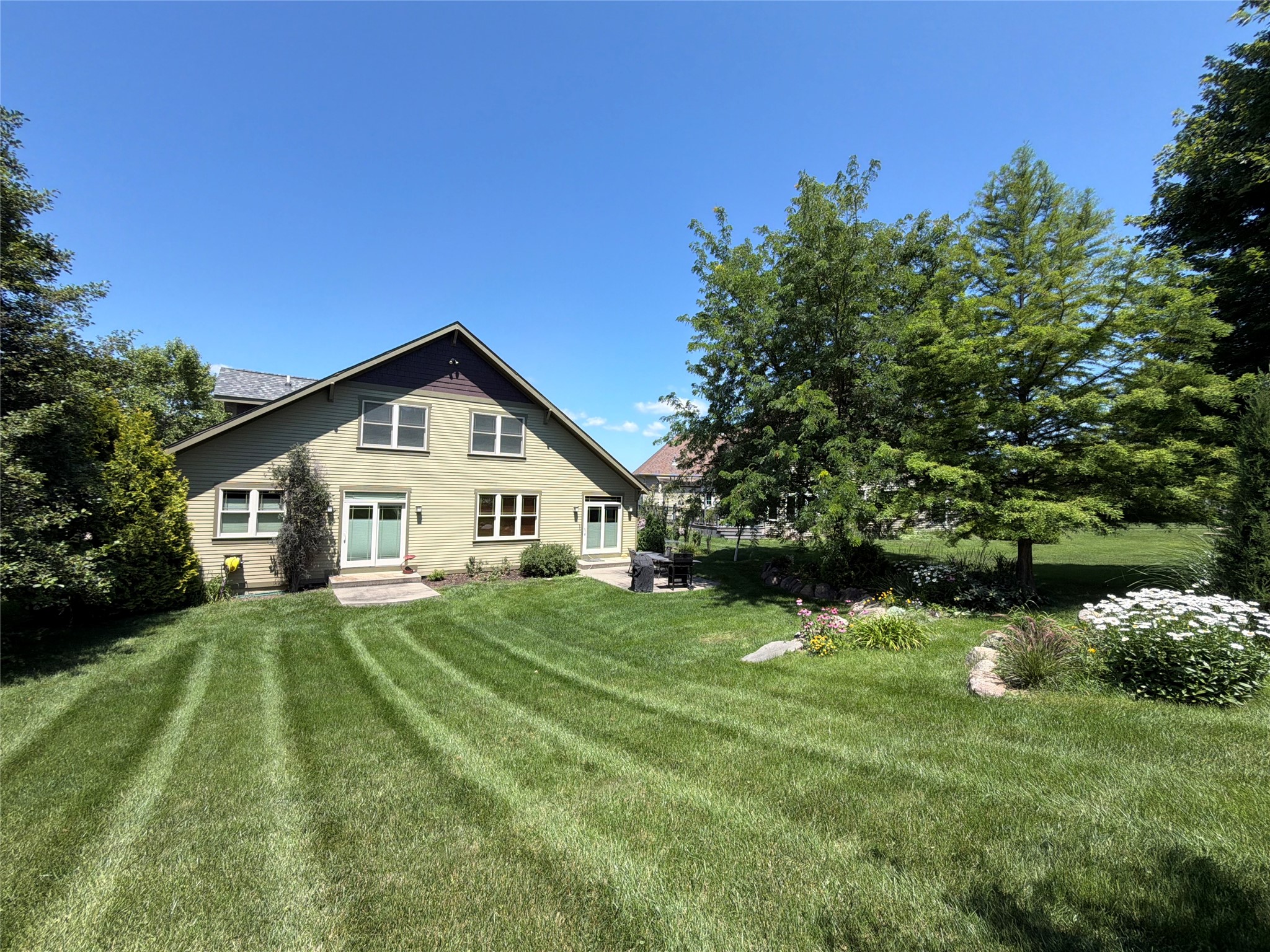 1207 Shadow Lane