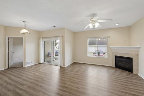 Condo For Sale - 1720 SE La Grant Parkway #13<br/> Waukee, IA 50263