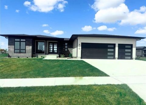 Homes For Sale - 810 NW Prairie Rose Lane<br/> Waukee, IA 50263