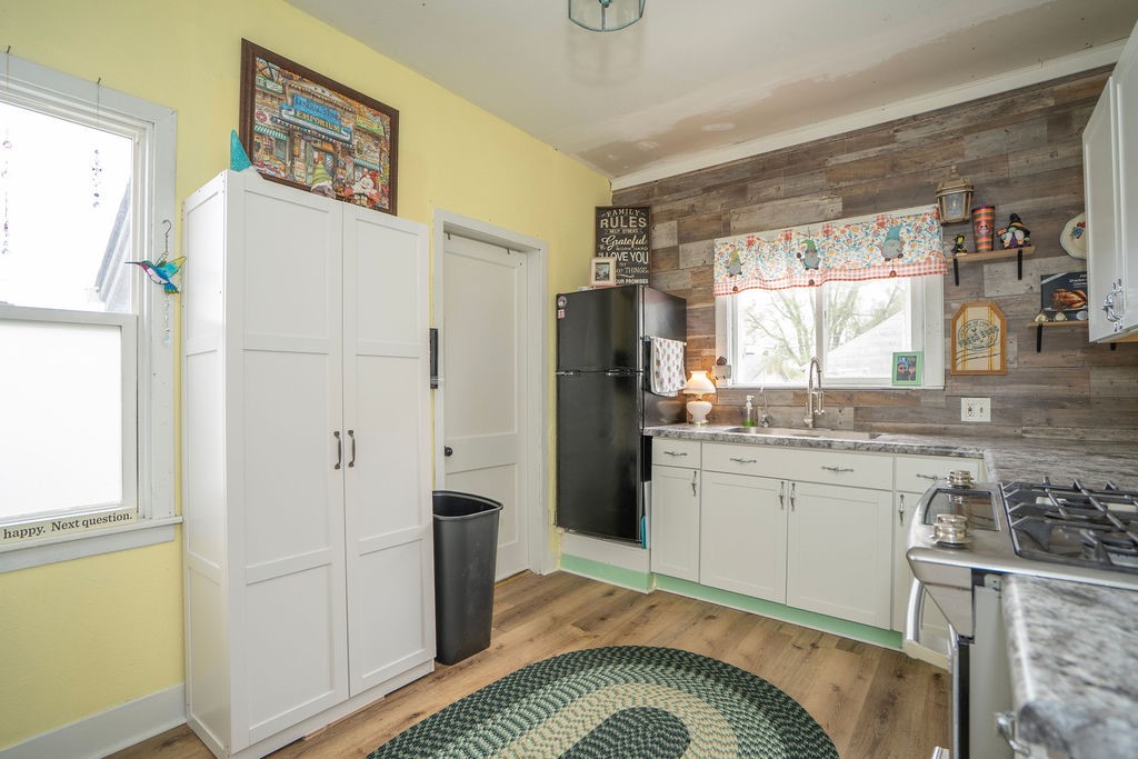 408 E 5th Street, Newton, Iowa image 6