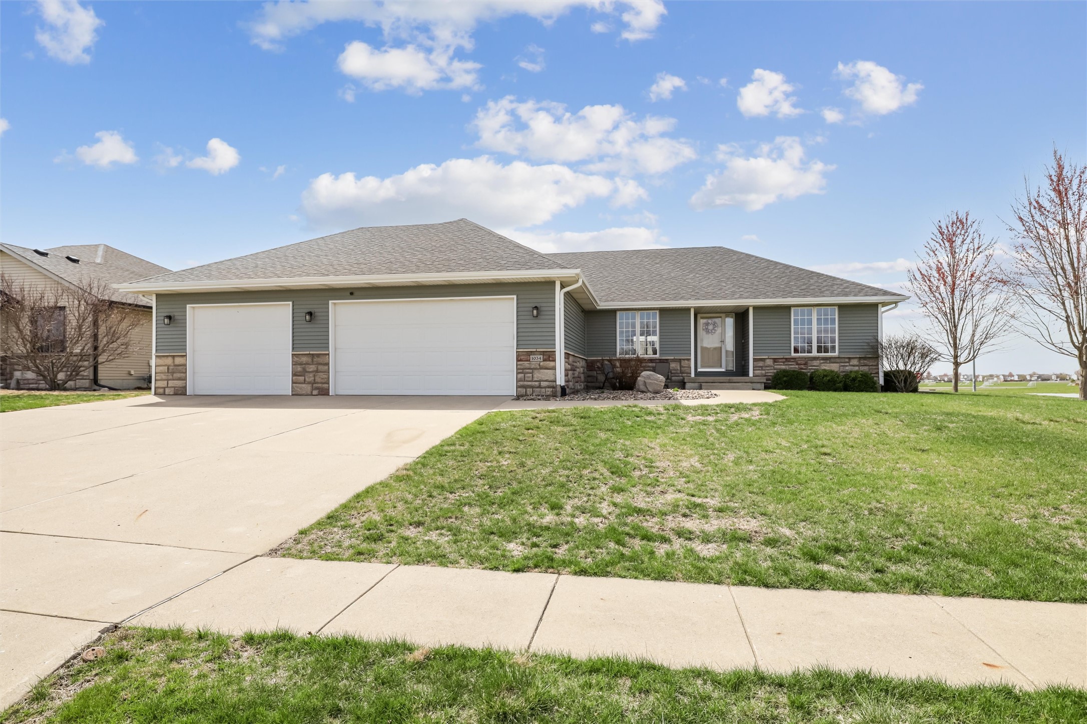 1034 Lake Shore Drive, Altoona, Iowa image 1
