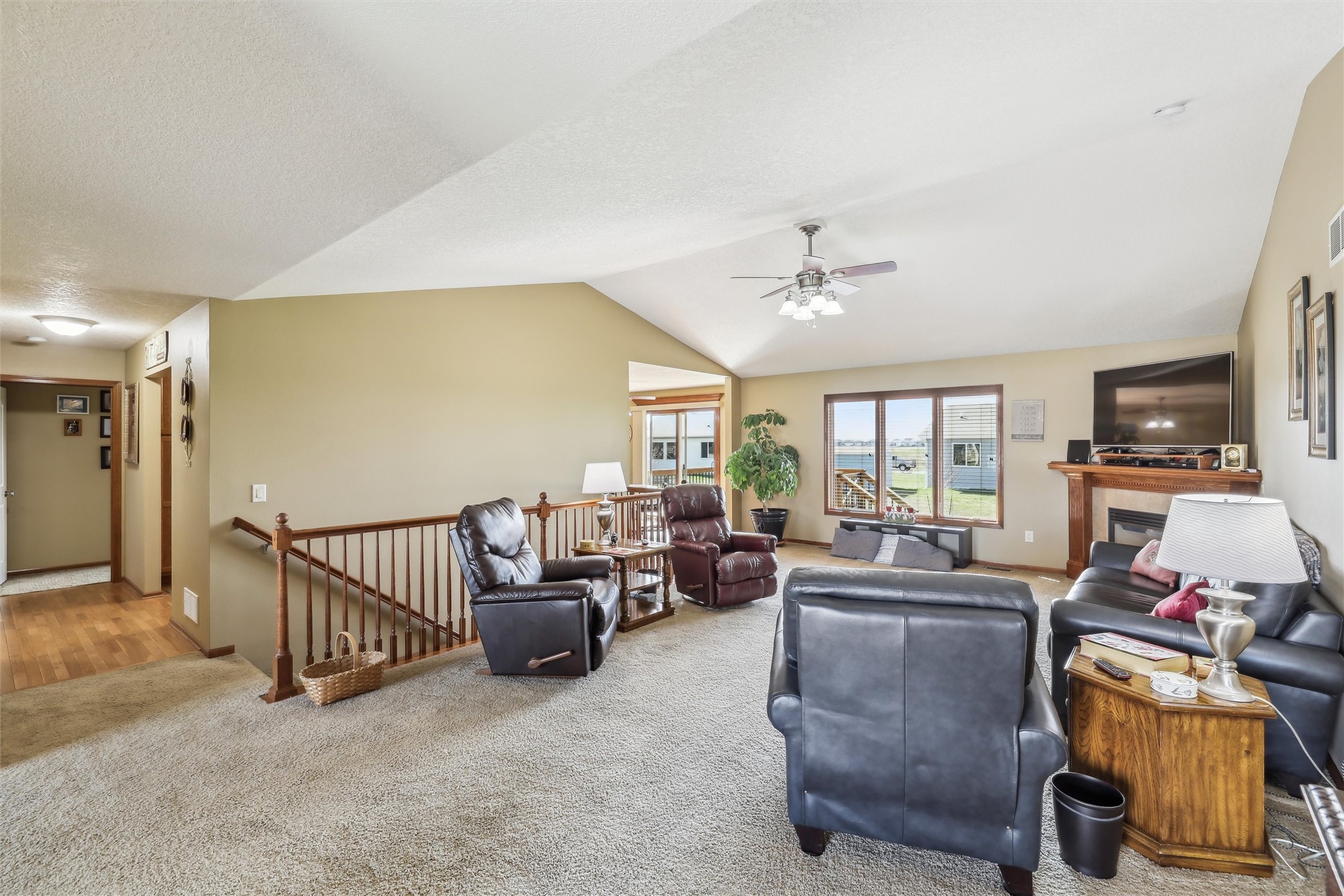1034 Lake Shore Drive, Altoona, Iowa image 2