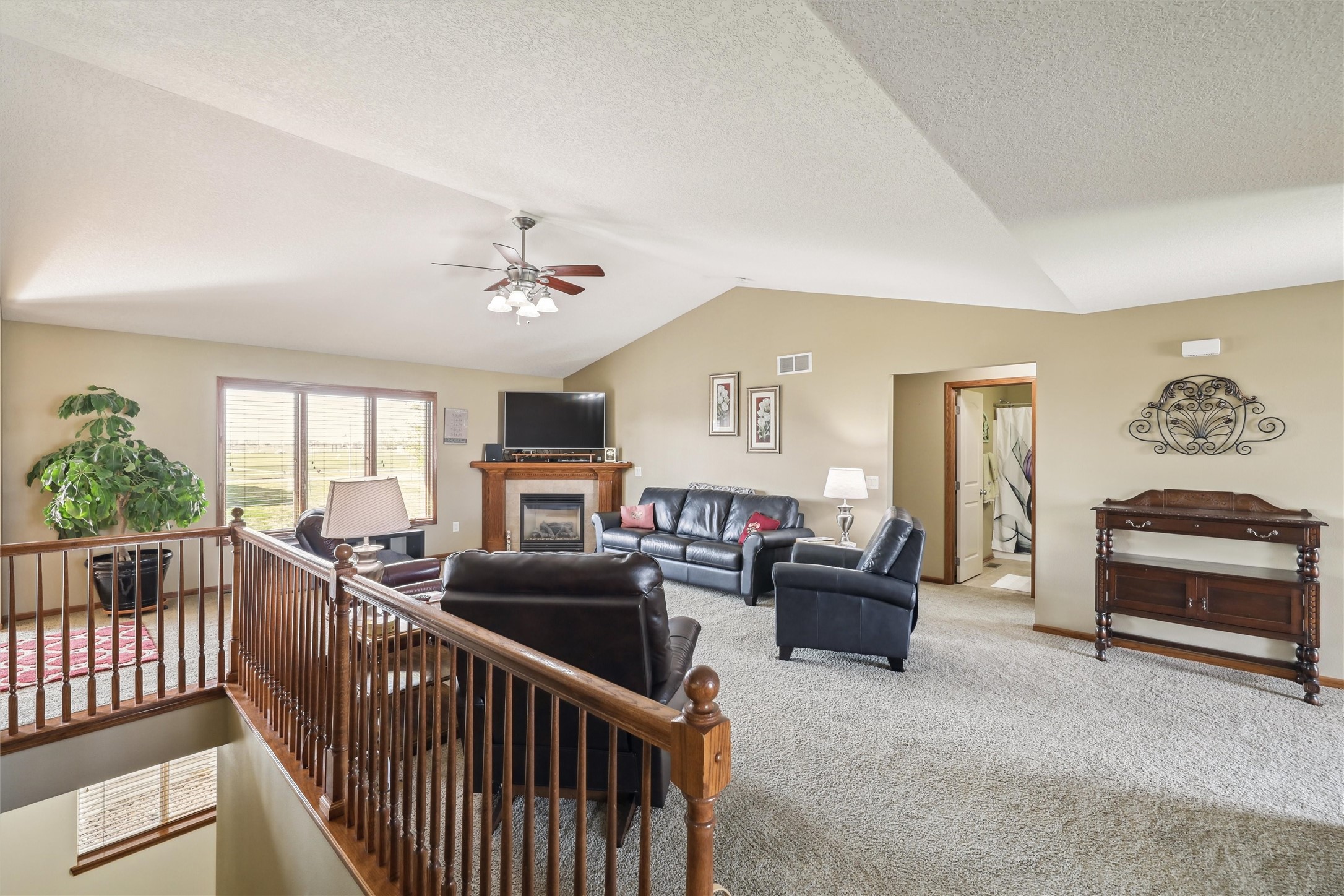1034 Lake Shore Drive, Altoona, Iowa image 3