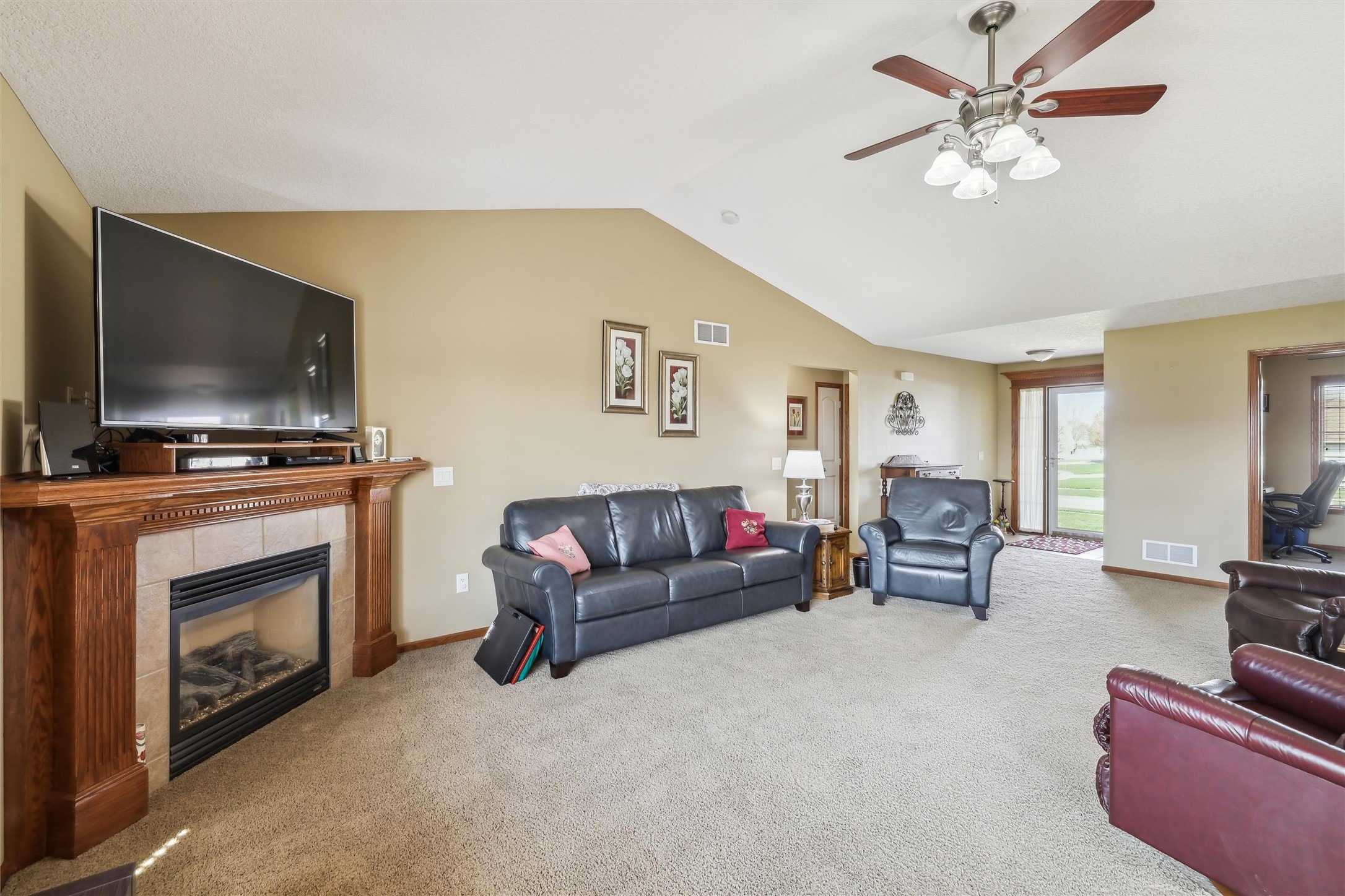 1034 Lake Shore Drive, Altoona, Iowa image 4