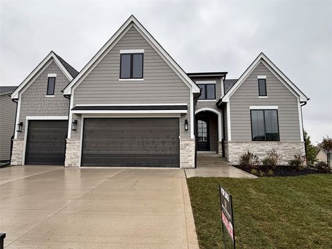 1207 S 92nd Street West Des Moines IA 50266