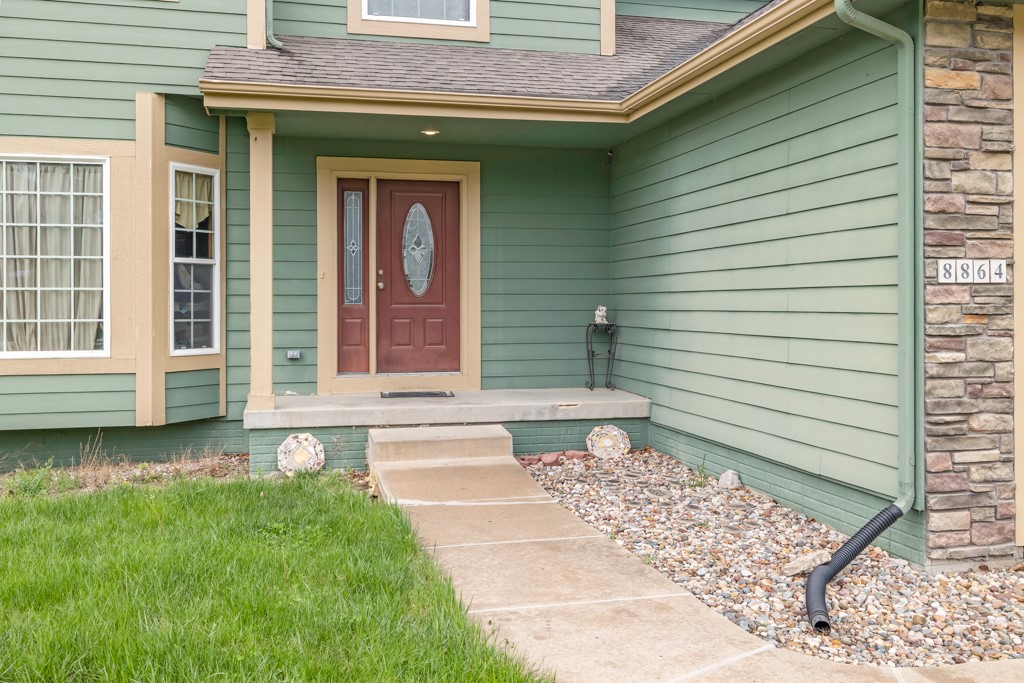 8864 NW Beaver Drive, Johnston, Iowa image 3