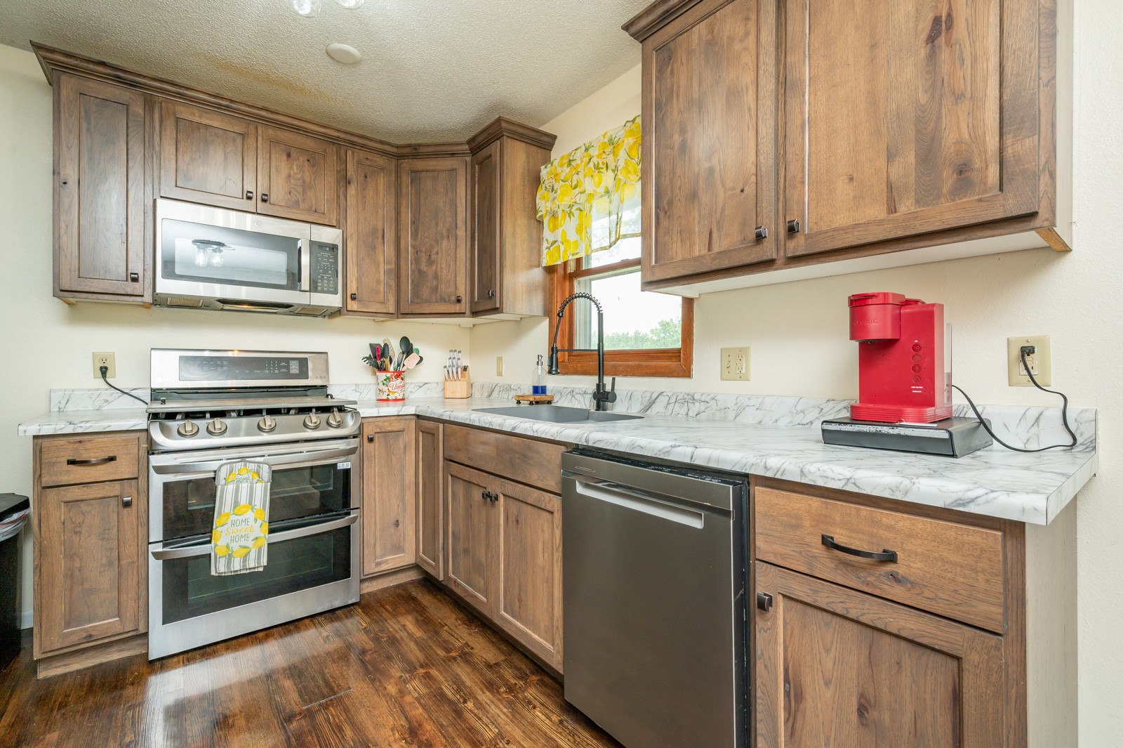 927 E 7th Street, Newton, Iowa image 9