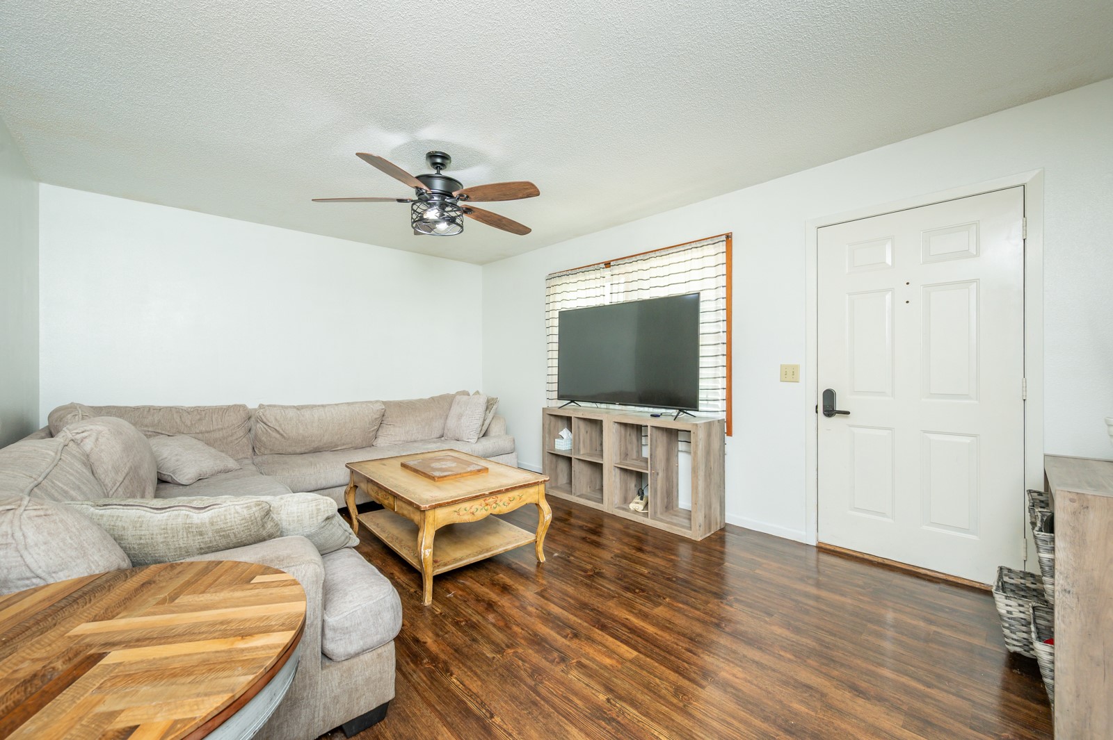 927 E 7th Street, Newton, Iowa image 3