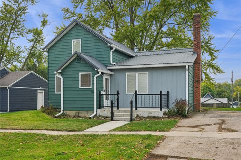 Homes For Sale - 510 S 4th Street<br/> Marion County, Knoxville, IA 50138