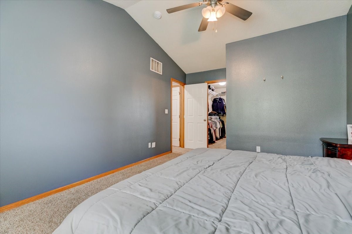 2812 E Kenyon Avenue, Des Moines, Iowa image 13
