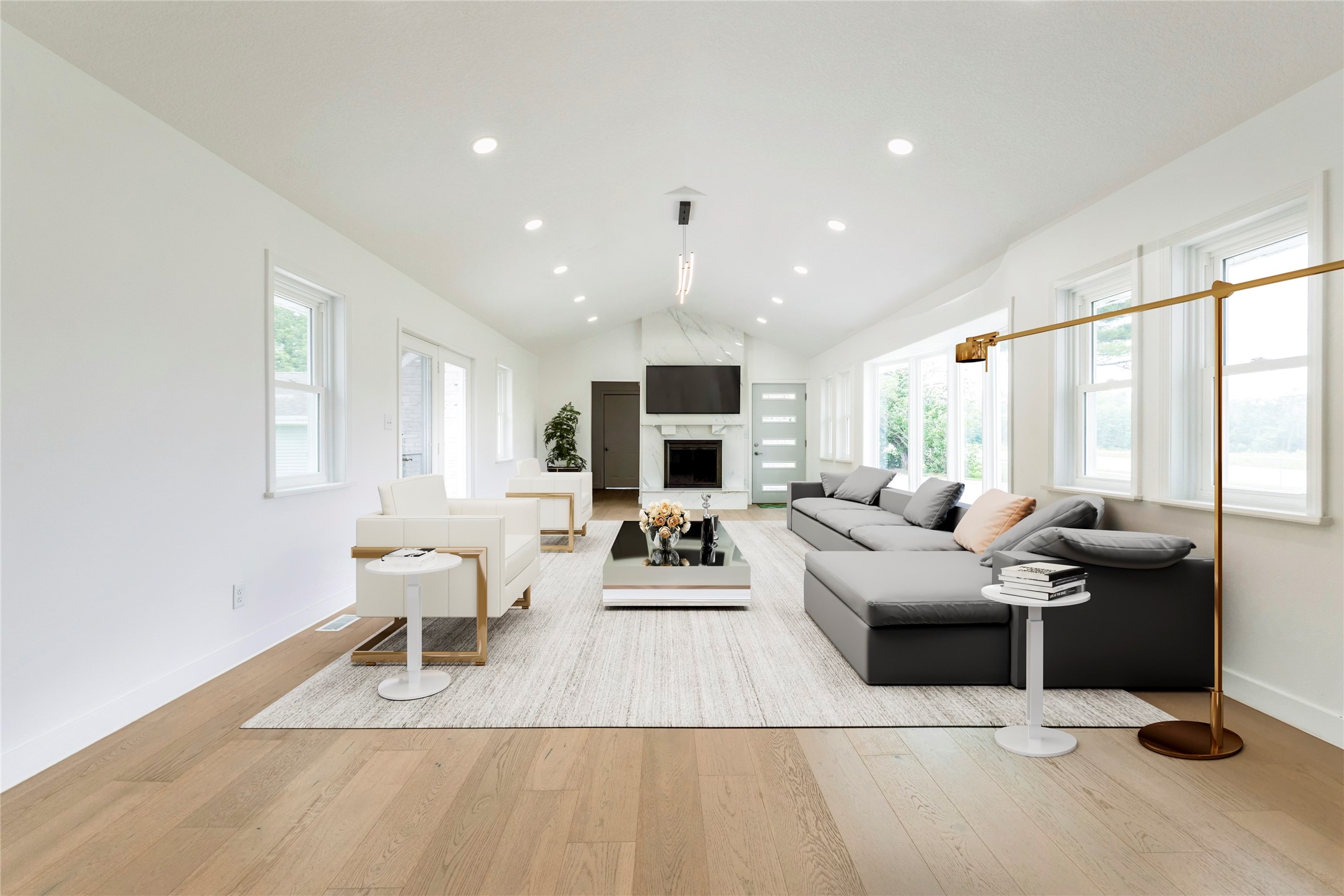 4390 E Broadway Avenue