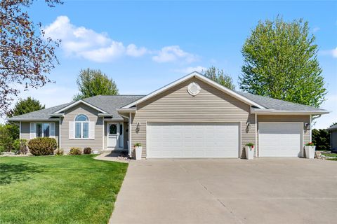 Homes For Sale - 628 Westwood Boulevard<br/> Boone, IA 50036