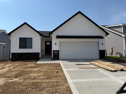 Homes For Sale - 4309 NW 17th Street<br/> Ankeny, IA 50023