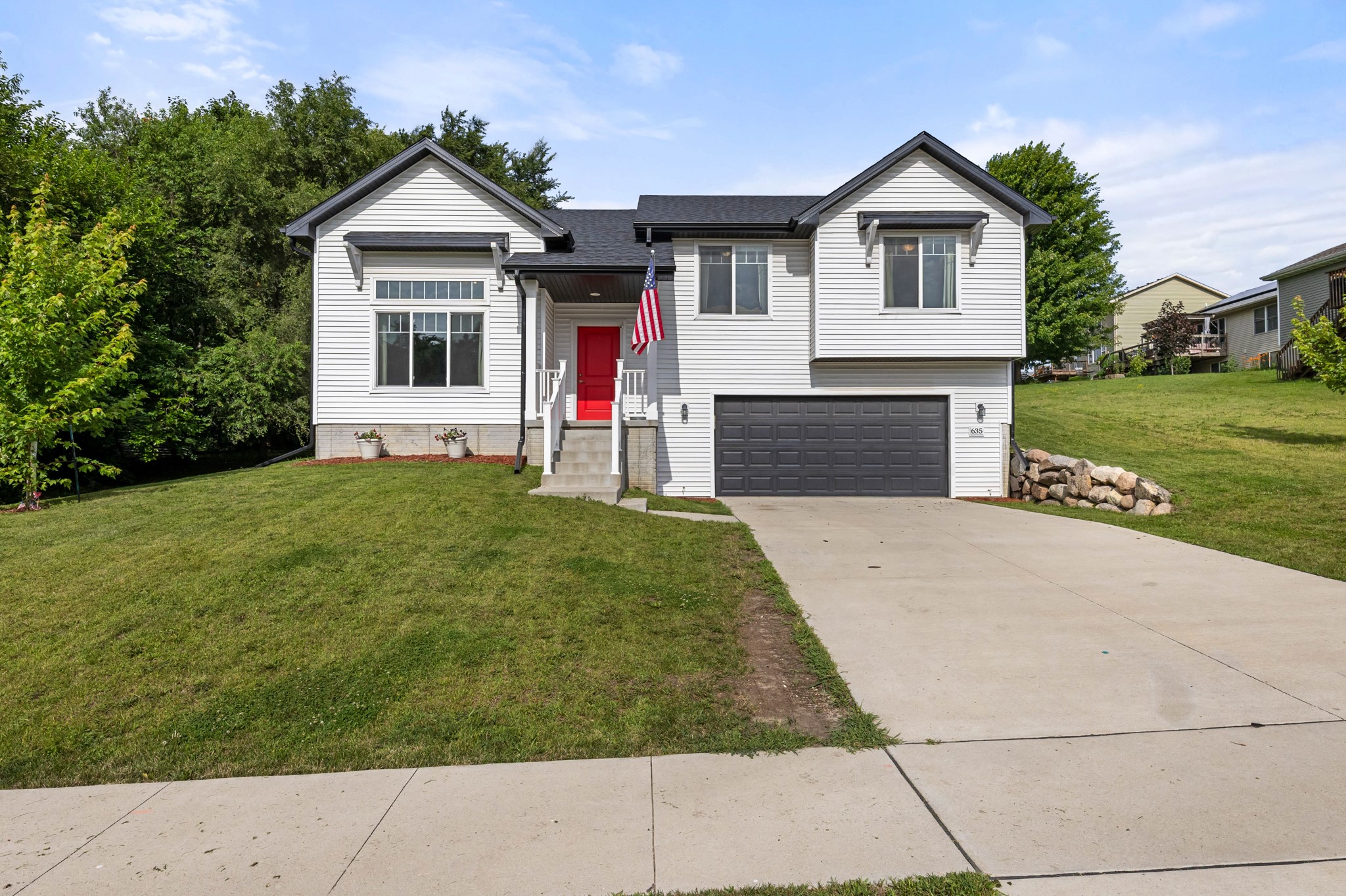 Photo 1 of 20 — 635 N N Street, Indianola, IA 50125