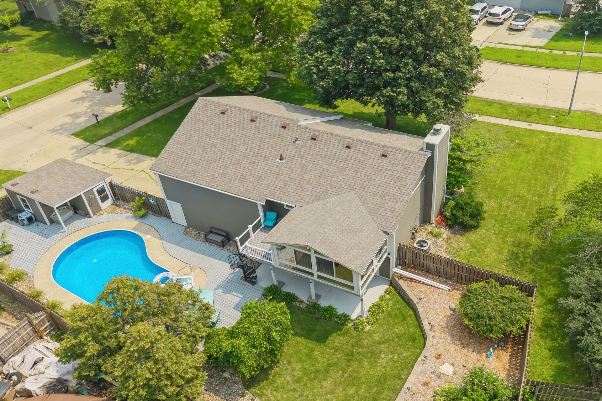 West Des Moines, Iowa 50265, United States, 3 Bedrooms Bedrooms, ,2 BathroomsBathrooms,Residential,Pending,183121