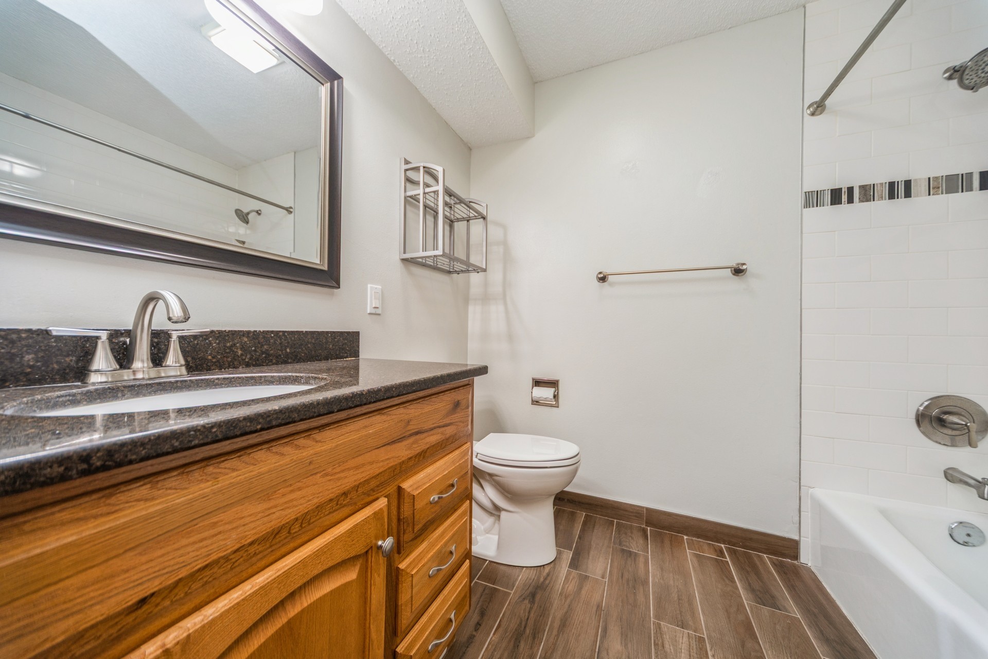 West Des Moines, Iowa 50265, United States, 3 Bedrooms Bedrooms, ,2 BathroomsBathrooms,Residential,Pending,183121