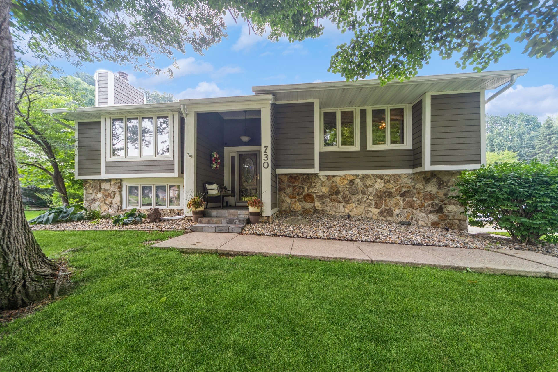 West Des Moines, Iowa 50265, United States, 3 Bedrooms Bedrooms, ,2 BathroomsBathrooms,Residential,Pending,183121