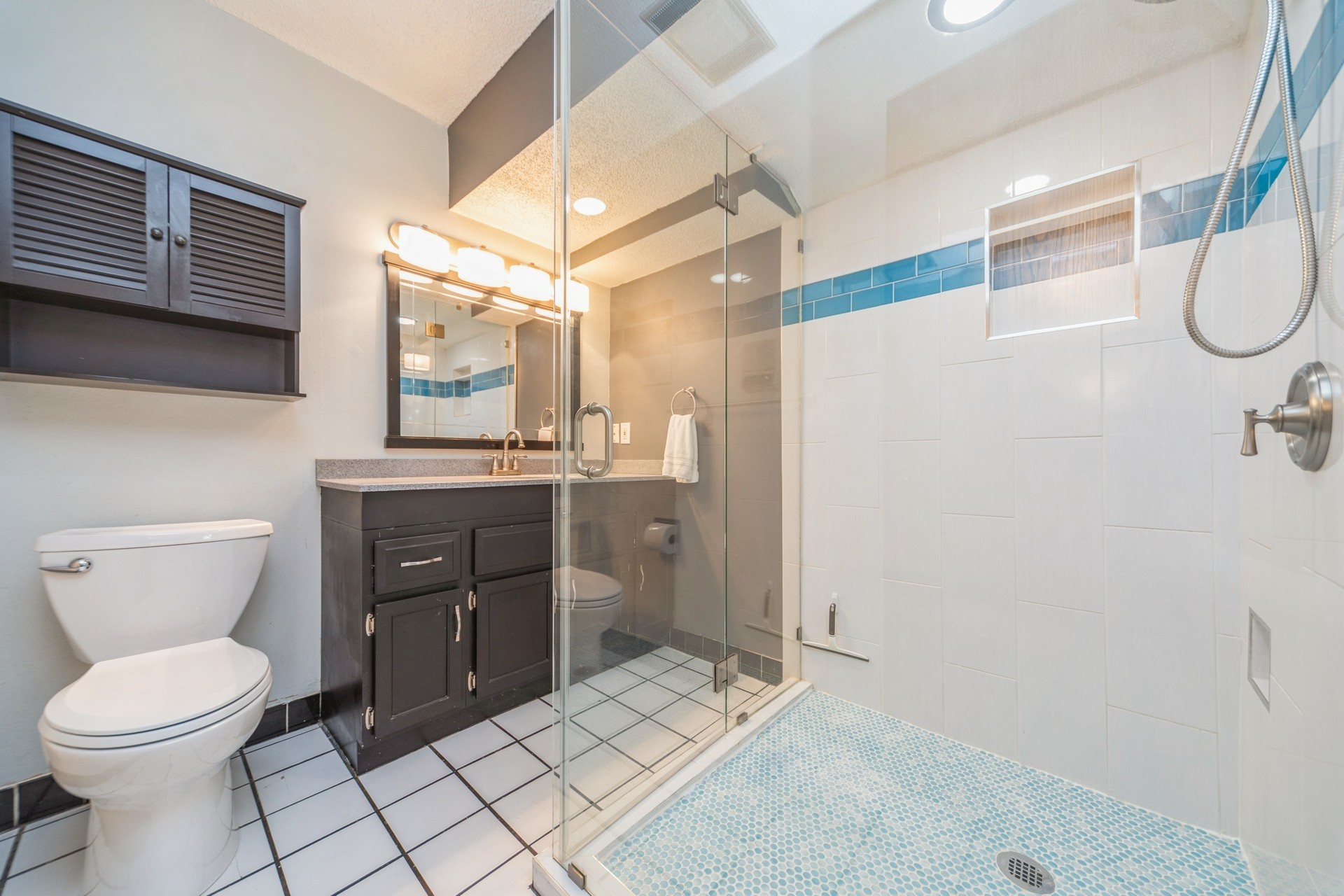 West Des Moines, Iowa 50265, United States, 3 Bedrooms Bedrooms, ,2 BathroomsBathrooms,Residential,Pending,183121