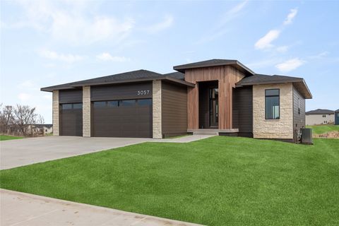 Homes For Sale - 3057 NW Beechwood Drive<br/> Grimes, IA 50111