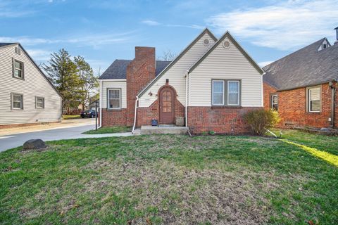 Homes For Sale - 3109 E 9th Street<br/> Des Moines, IA 50316