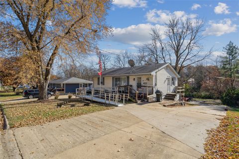 Homes For Sale - 610 E Competine Street<br/> Marion County, Knoxville, IA 50138