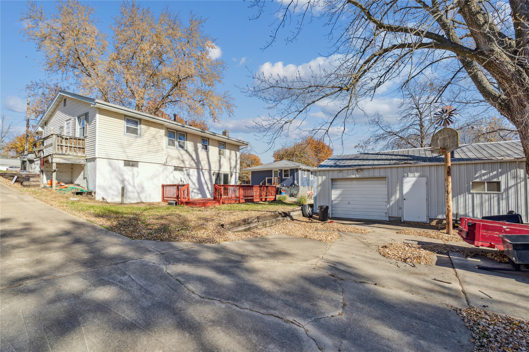 610 E Competine Street