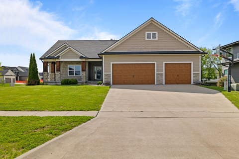 Homes For Sale - 8002 NW 104th Court<br/> Johnston, IA 50131