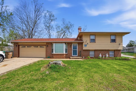 Homes For Sale - 145 Beech Boulevard<br/> Pleasant Hill, IA 50327