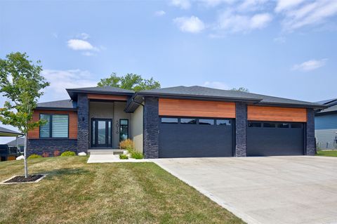 5016 150th Street Urbandale IA 50323