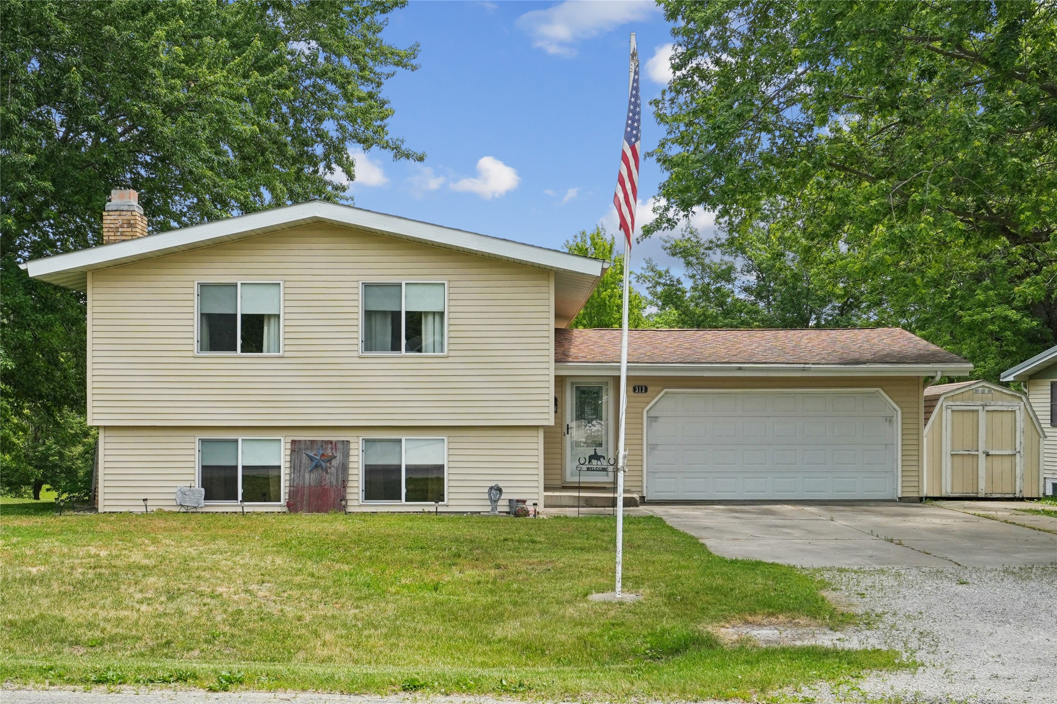 Photo 1 of 31 — 313 Terrace Lane, Montezuma, IA 50171