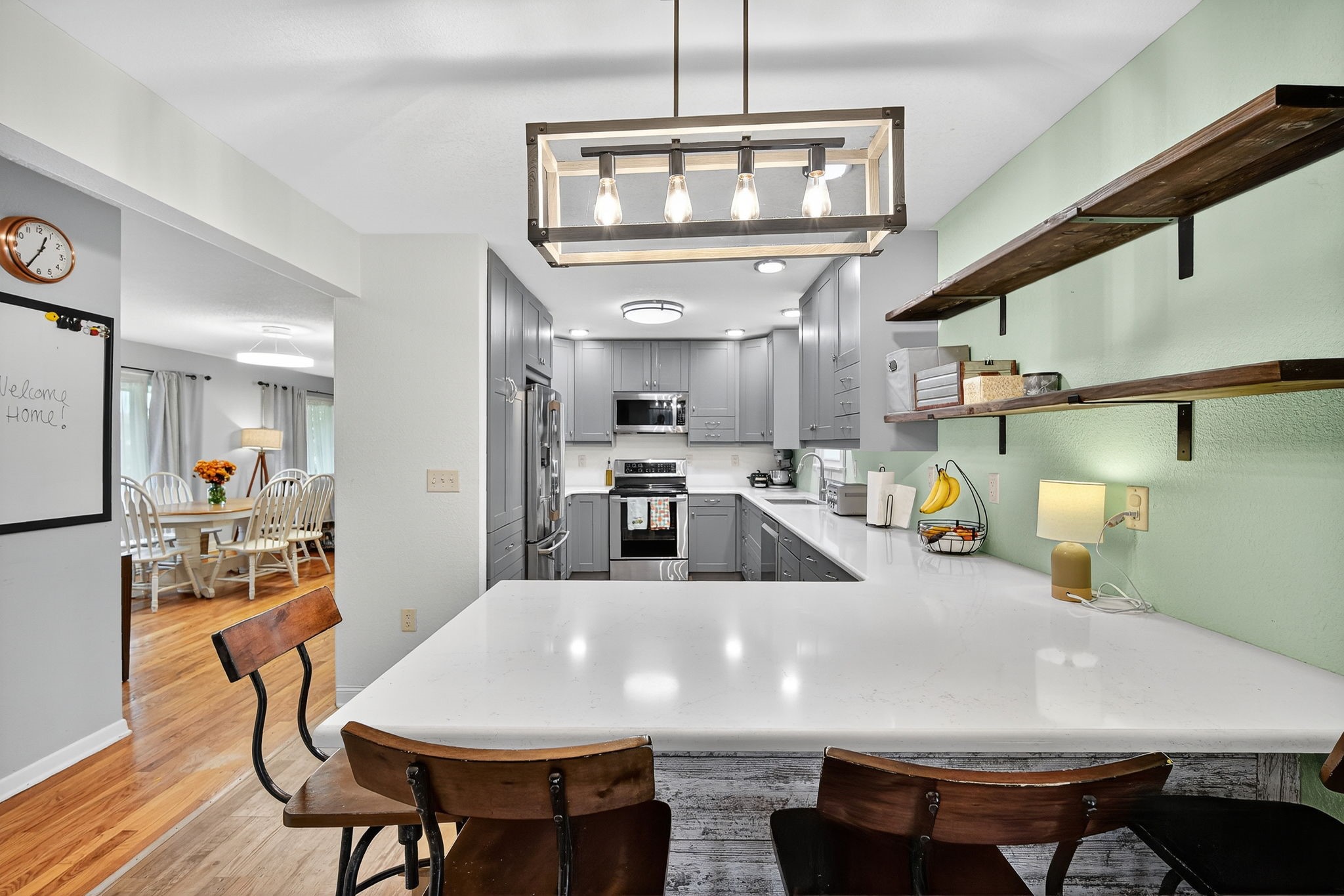 2737 E Euclid Avenue