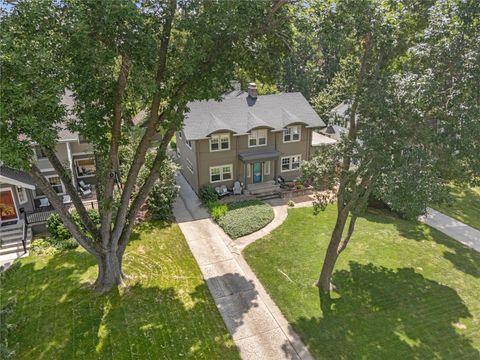 413 38th Place Des Moines IA 50312