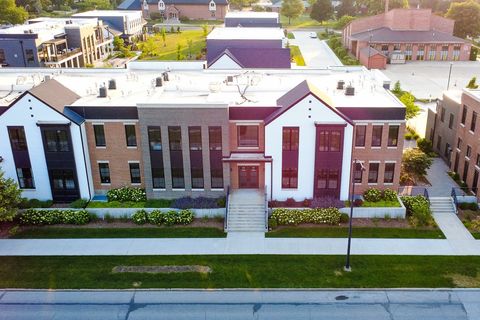 415 Main Street 2B Pella IA 50219