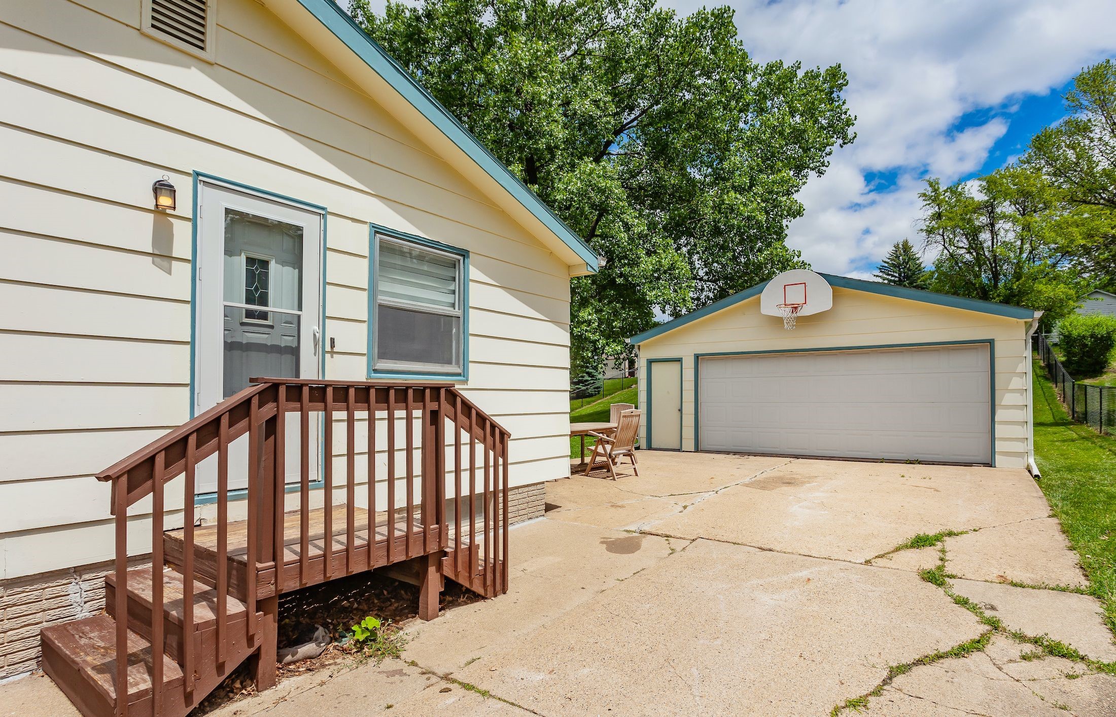 706 S Buxton Street, Indianola, Iowa image 2