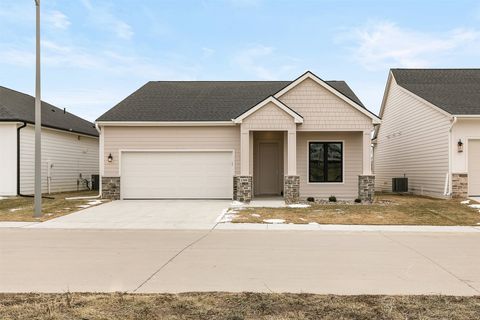 Condo For Sale - 1360 SE Menlo Drive<br/> Waukee, IA 50263