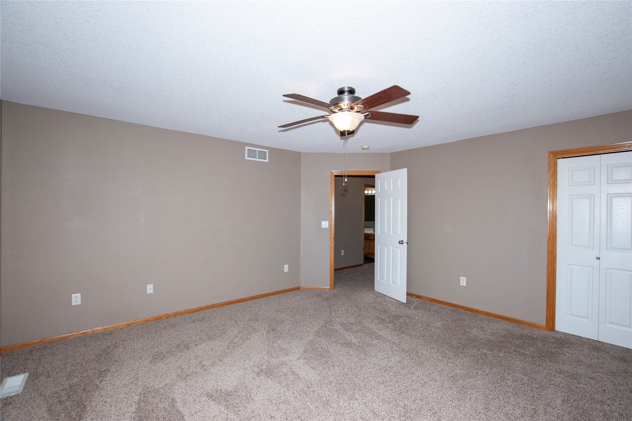 601 Orchard Hills Drive #1003, Norwalk, Iowa image 16