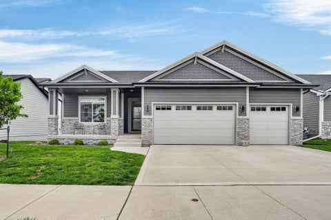 Homes For Sale - 9815 Watermeadow Circle<br/> Johnston, IA 50131