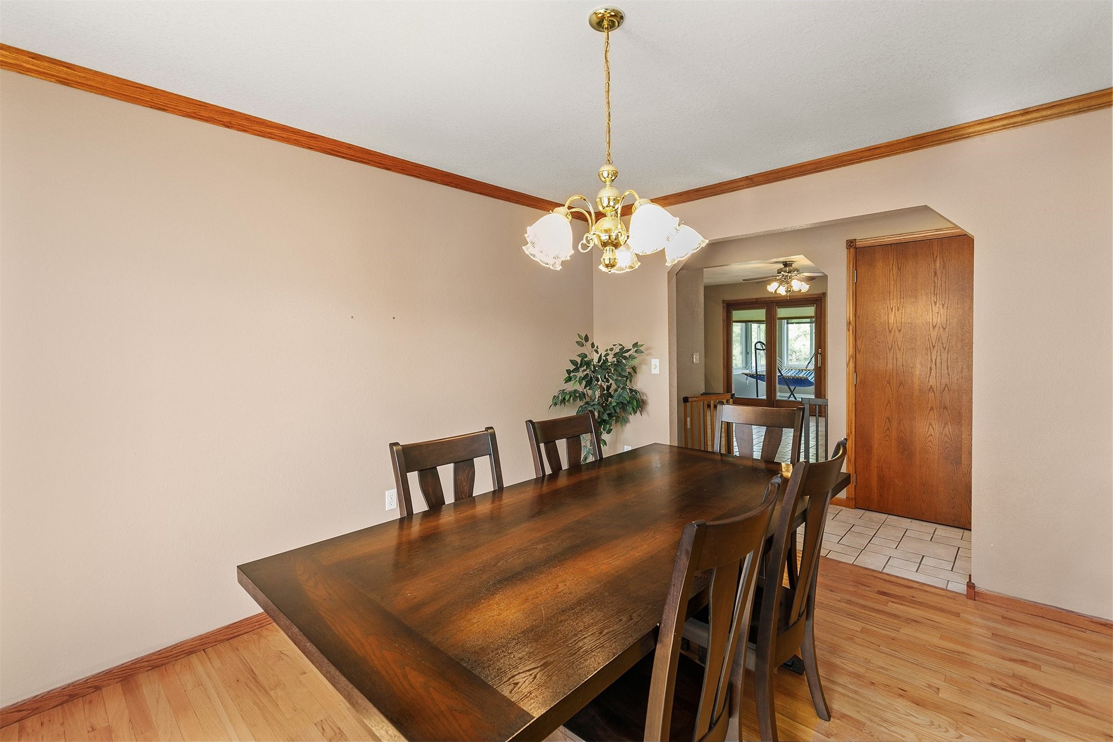 913 W 18th Street, Newton, Iowa image 4