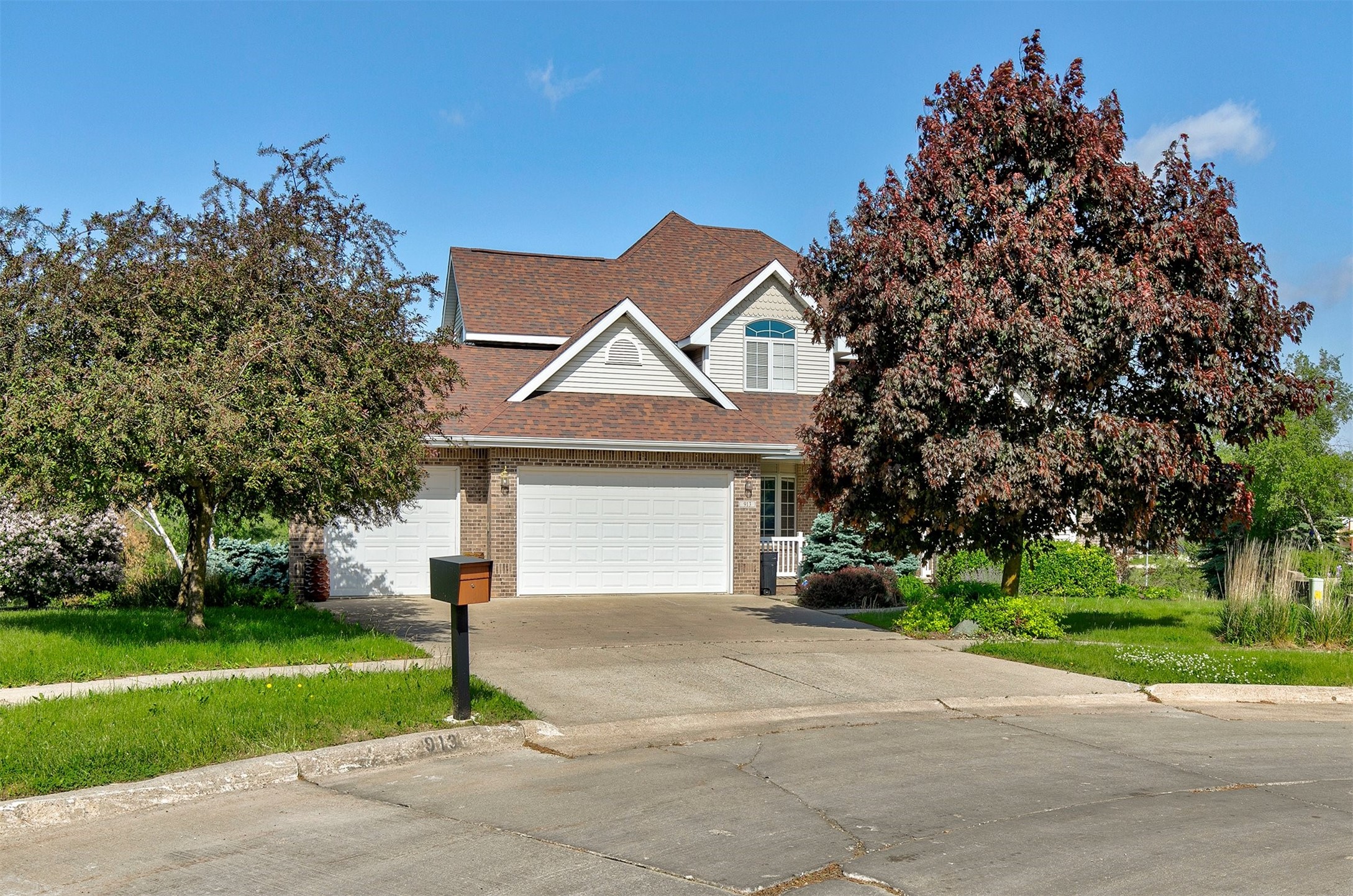 913 W 18th Street, Newton, Iowa image 2